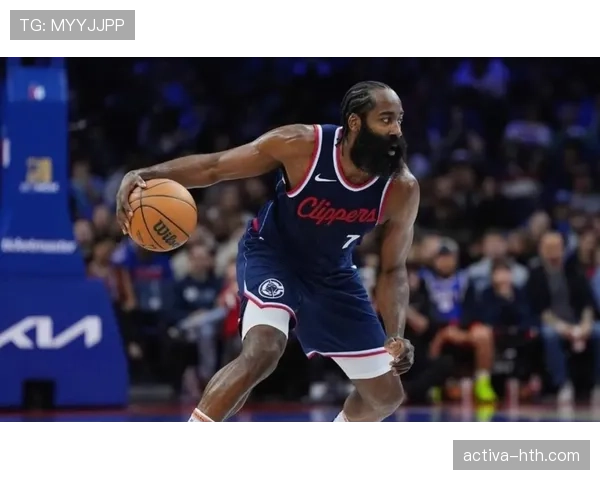 哈登利用挡拆牵制防守提升投篮效率拉开球队进攻空间